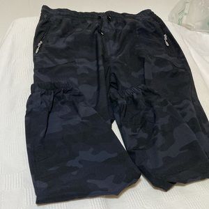 LIB IN NWOT CAMO JOGGERS